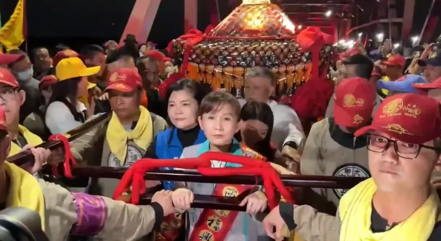 大甲媽進雲林上演「搶轎風波」！綠鎮長卡C位擠走張麗善