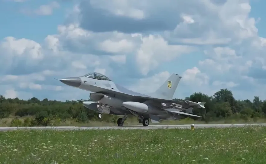 烏克蘭F-16再傳墜機！故障墜落「飛行員彈射逃生」