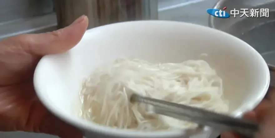 9種「隱藏高鈉食物」不鹹卻傷腎　麵線也上榜