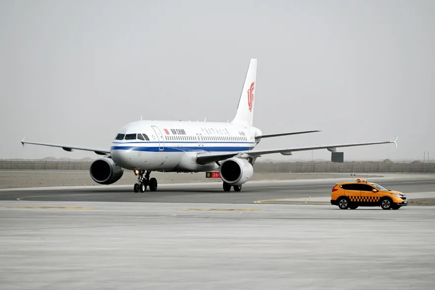 衝突升溫！陸3大航空配合「避免赴日」　開放機票免費退改簽