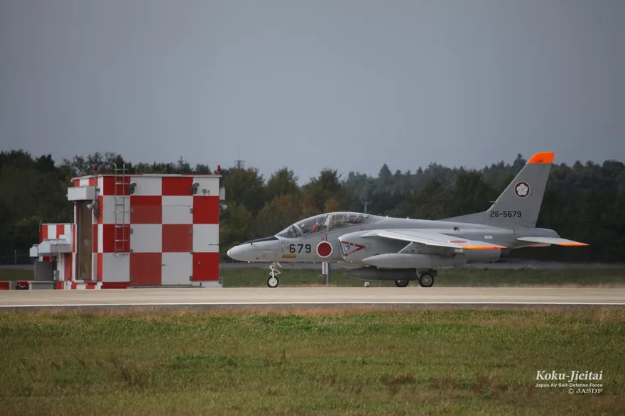 名古屋不幸失事　空自高級飛行訓練主力自製T-4教練機