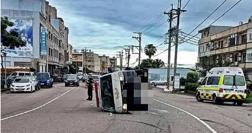 聞妻送醫...台中男心急趕醫院　竟「親手撞翻載她的救護車」