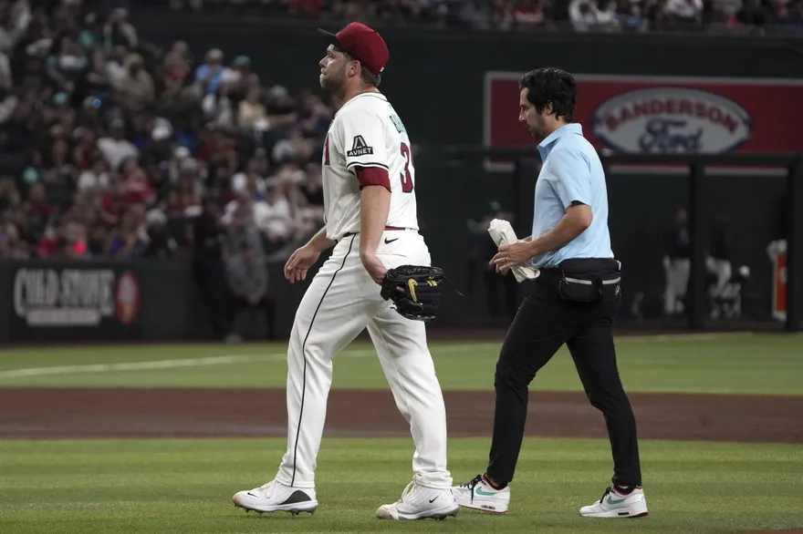 MLB/「我的手肘完蛋了！」響尾蛇王牌失速退場傷勢不明