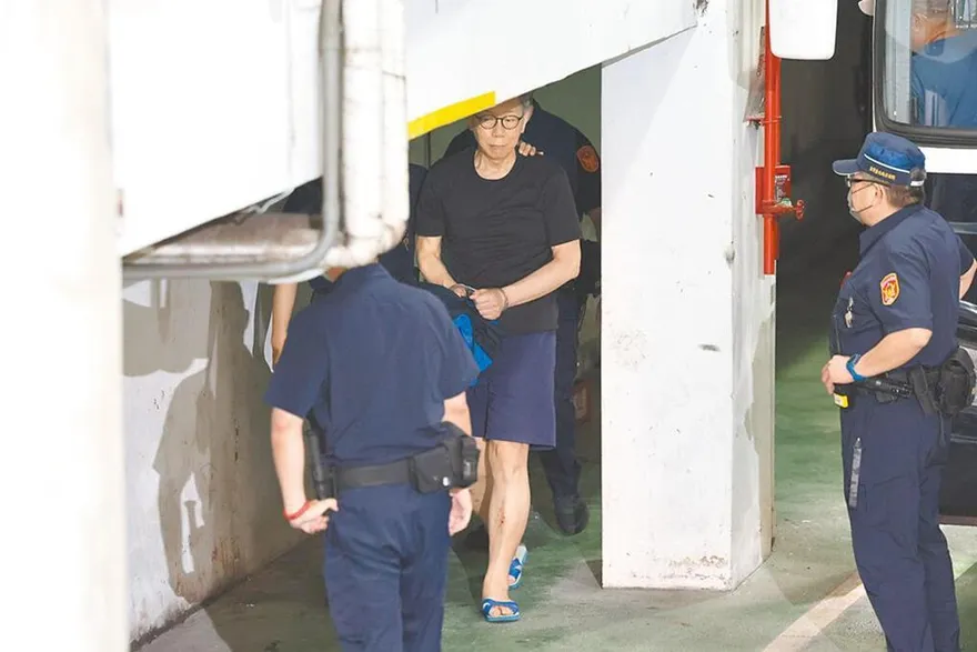 陳佩琪怒了！氣到不在法院跟柯文哲深情對望　原因出在「一件短褲」