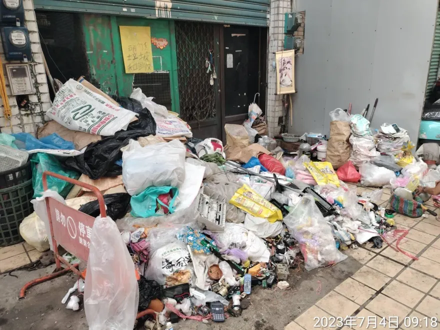 千萬透天變垃圾屋！臨時工幫母繳「76萬罰金」嘆：沒有盡頭