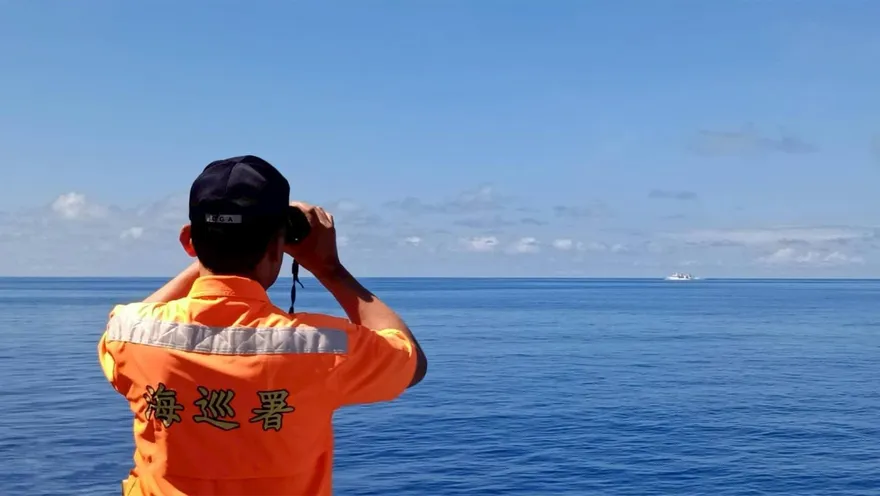 大陸海警船灰色地帶侵擾東沙水域　海巡署強勢驅離