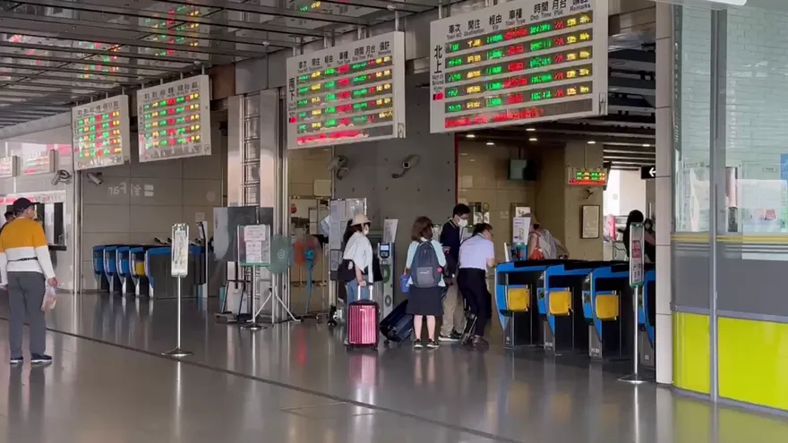 搭台鐵注意！南迴線下午起停駛　台東車站湧退票人潮