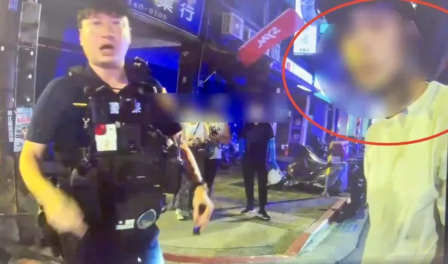 影/新北追撞車禍肇事騎士答非所問　身上搜出喪屍菸彈