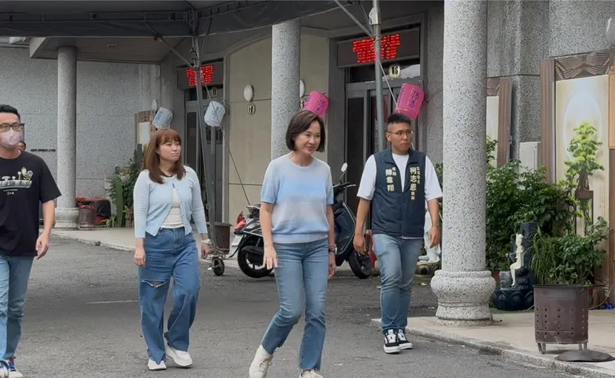 赴彭振聲亡妻靈堂捻香　柯志恩：未與大罷免做聯想