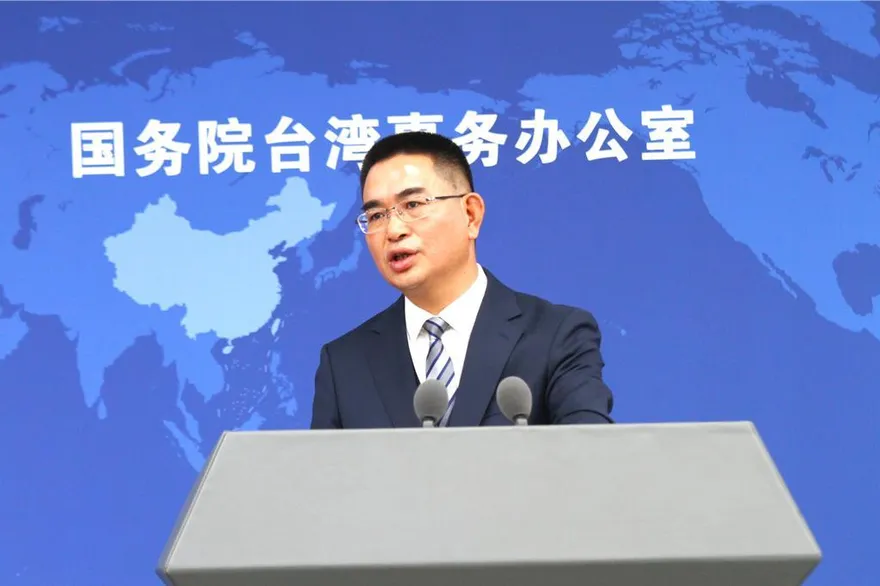 丹娜絲來襲！大陸突啟用W121銜接航線　專家：颱風天宣布引人聯想