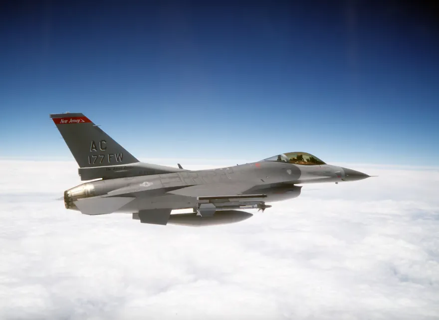 泰柬邊境爭議升溫！泰出動F-16戰機　轟柬2處軍事設施