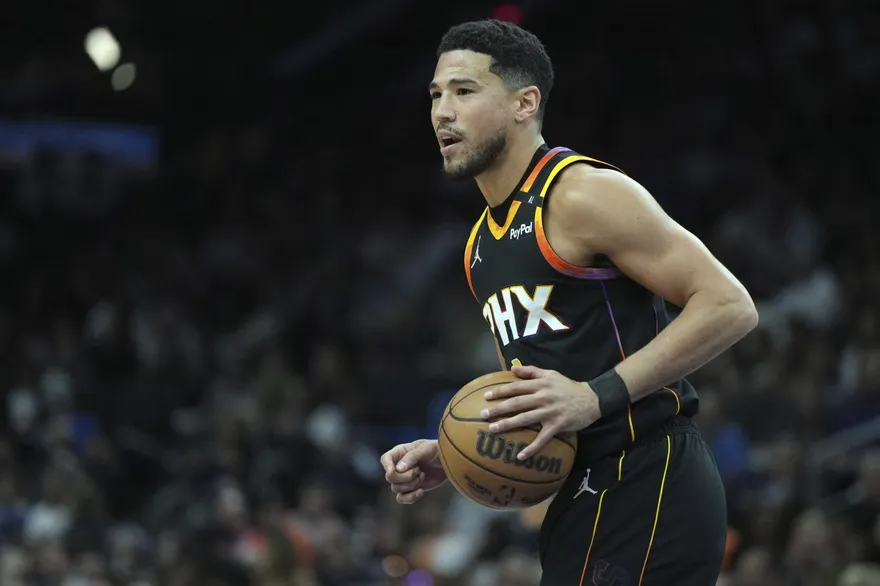 NBA/虧布克天價續約　巴克利：他是世上最幸運的人