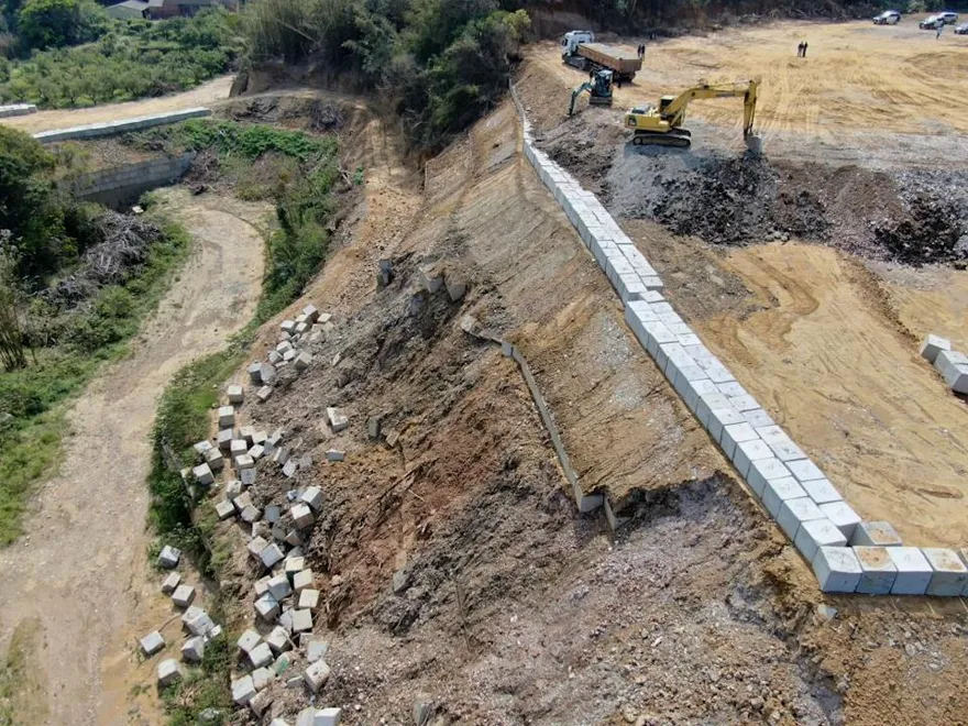 新竹「ㄅㄆㄇ猴園」變10樓高垃圾山　地主勾結3集團海撈2542萬