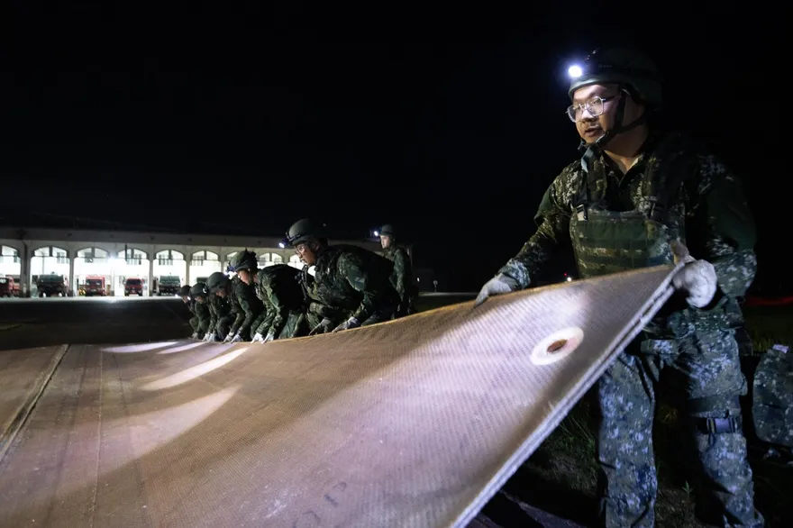 影/漢光演習嘉義空軍基地跑道搶修　迅速恢復F-16戰機起降