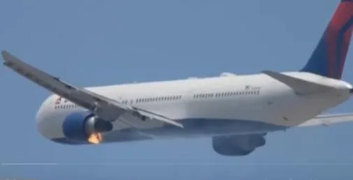 影/達美航空客機起飛後引擎起火急返航　空中燃燒畫面曝