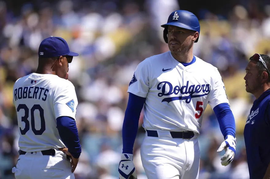 MLB/道奇重砲被砸到手腕！見他走下場　總仔「屏住呼吸」超緊張