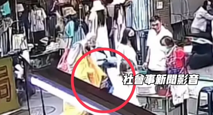 影/假化緣真行竊！高雄苓雅市場偽僧人「3秒摸走1手機」