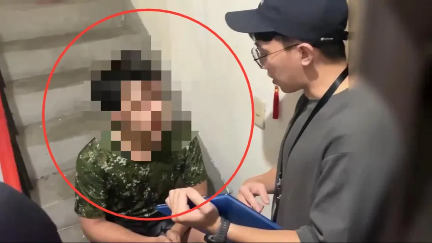 影/北市知名酒吧店長不爽遭降職　潑汽油燒現任紅牌重機