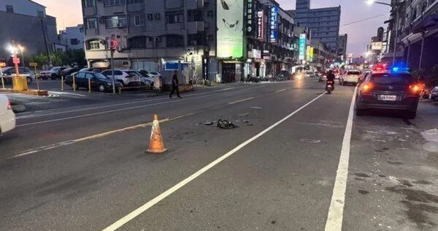 電腦螢幕從天而降　女車主驚呆：還以為車爆胎