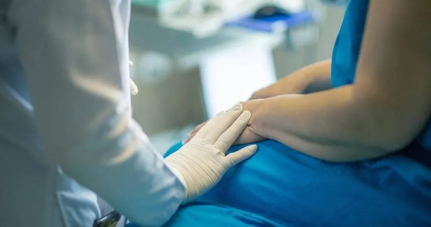 大腸癌年輕化！28歲男「毫無症狀」例行健檢驚見罹癌