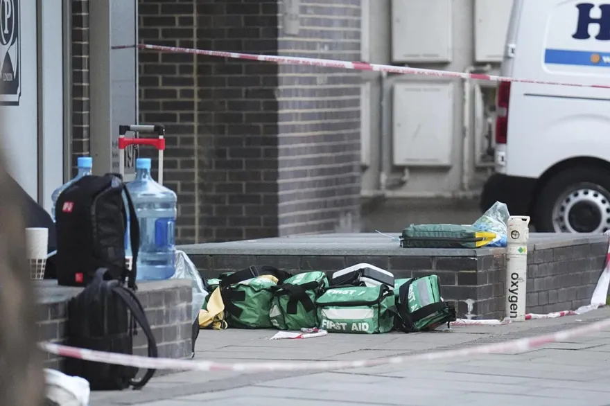 英知名觀光景點驚傳攻擊事件　2男倫敦塔橋附近遇刺亡