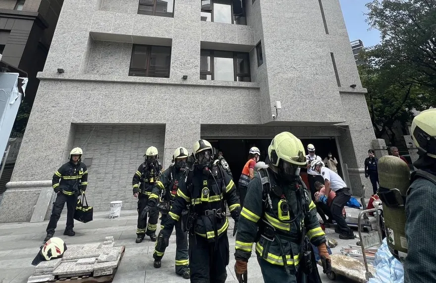 影/北市7工人倒地昏迷意外最新！啟動大量傷患機制「5人已清醒」