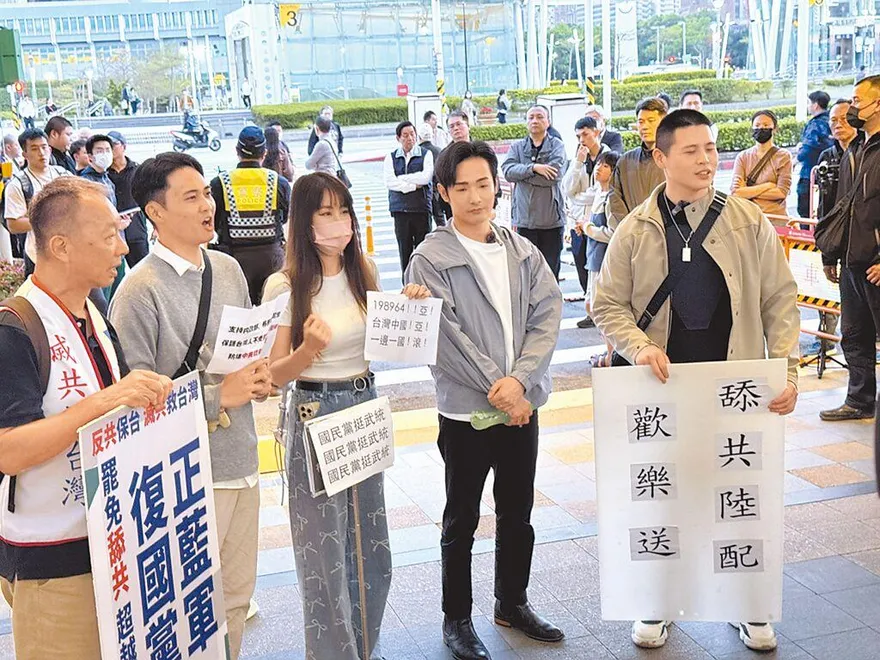 閩南狼開撕八炯！楊蕙如嘆：726大退潮可憐是支持者
