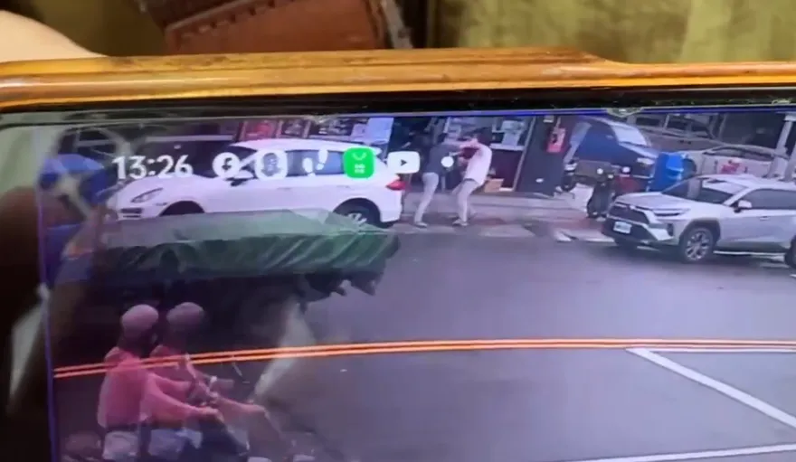 影/啦啦隊老闆超商遭殺害！多刀追砍畫面曝光