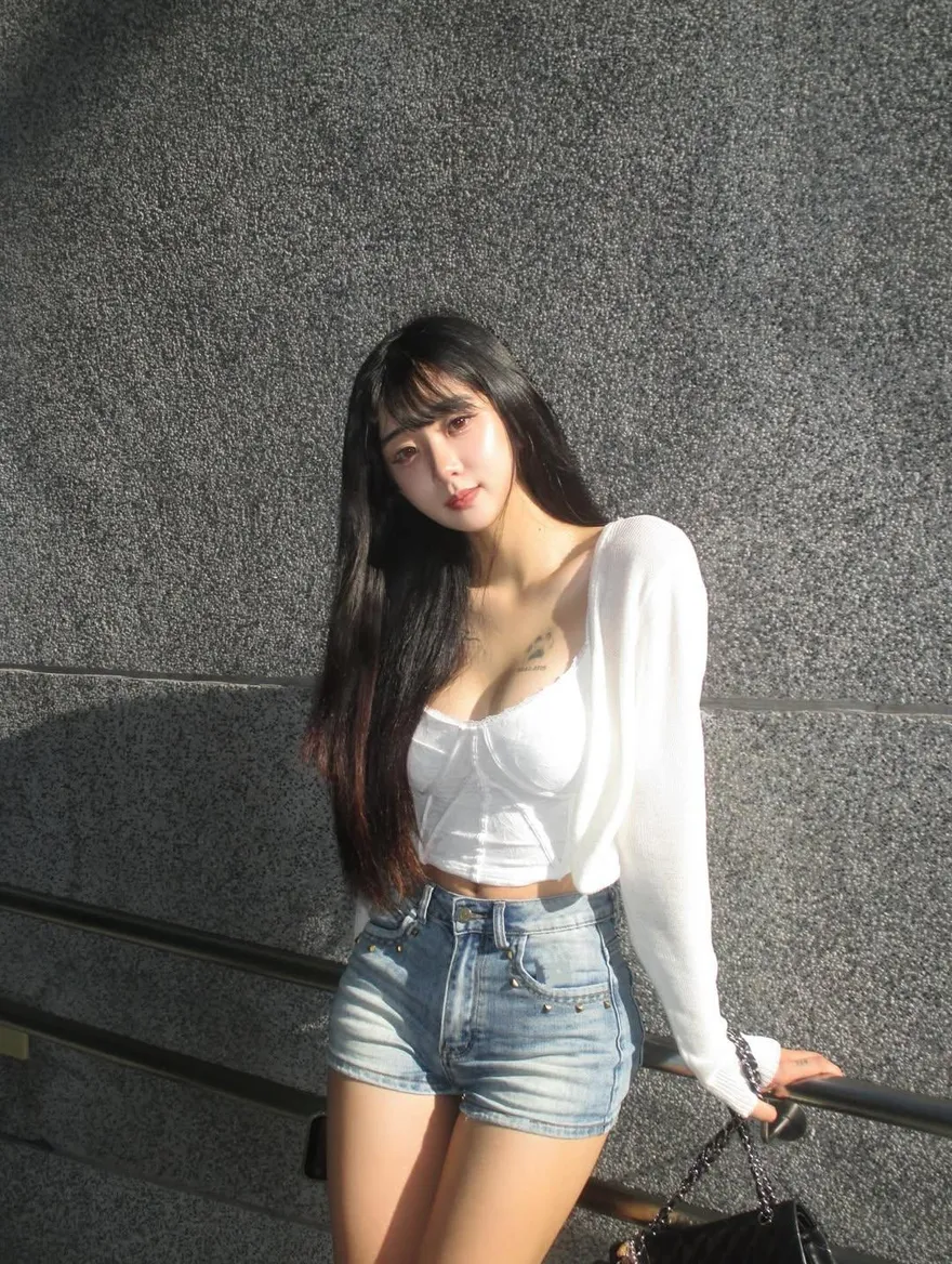 袁惟仁正妹女兒街訪意外曝光　撞臉啦啦隊女神李珠珢