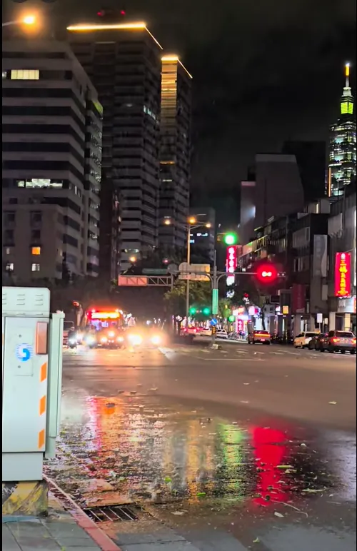 颱風天奇觀！北市101驚見「局部降雨」 網友：該停班課