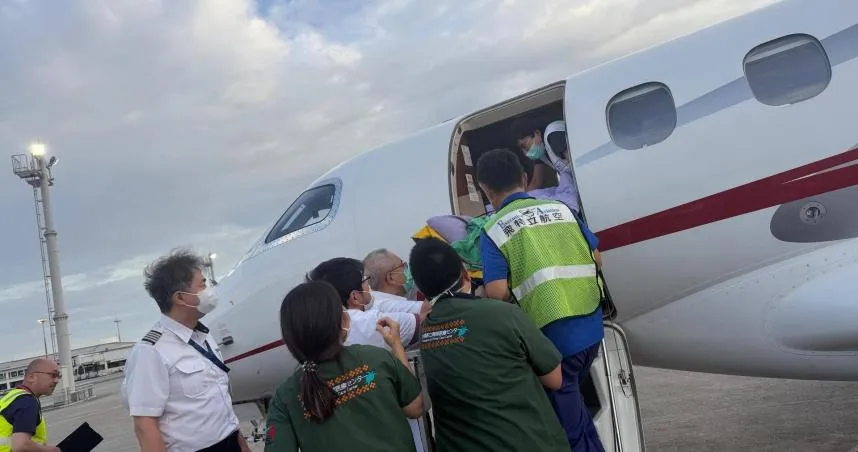 老婆遊沖繩突腦出血　他砸255萬包機回台治療
