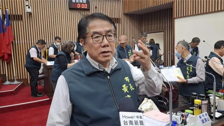台南又震！黃偉哲再發地震文　幽默提醒：幫我注意翻譯有無出錯