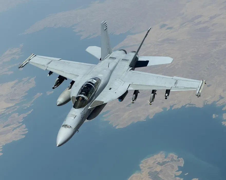 美軍20億F-18「超級大黃蜂」驚傳墜海　10個月內摔6架