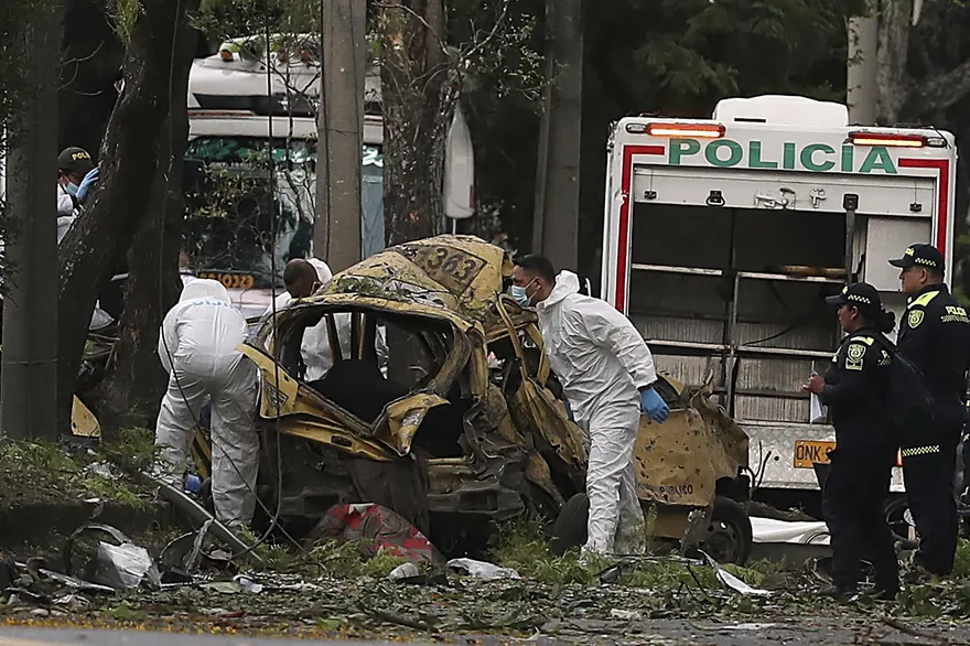 汽車炸彈、無人機攻擊...哥倫比亞1日2起恐攻至少18死