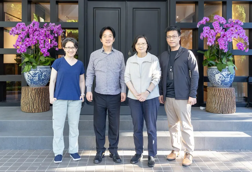 大罷免大失敗！賴清德秀與蔡英文合照：將人民聲音化為前進力量