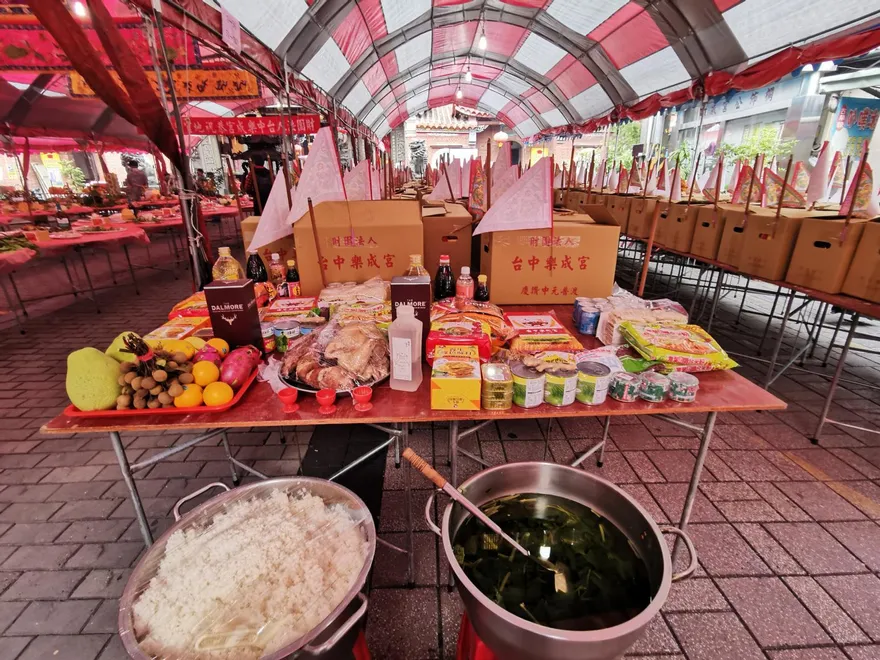 「好兄弟吃過」供品才走味？專家：都是香插錯了！