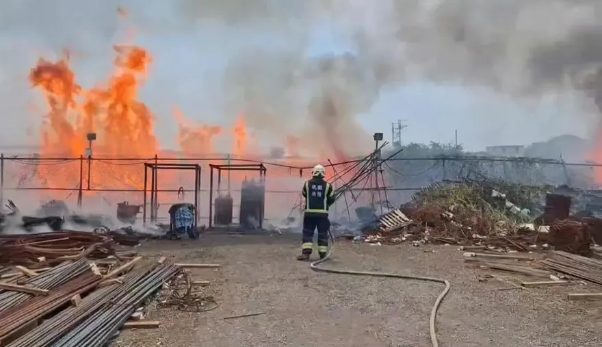 影/桃機三航廈旁火警　大面積燃燒烈焰狂竄