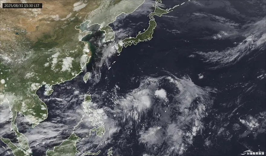 高壓減弱！熱帶擾動「恐變大亂鬥」　雨彈狂掃一整周