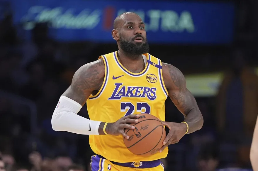 NBA/詹皇罕見「放手」不參與湖人決策！專心陪兒子調身體