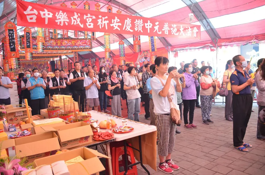中元普渡拜拜避「11大禁忌」　供品應落地後再拾取
