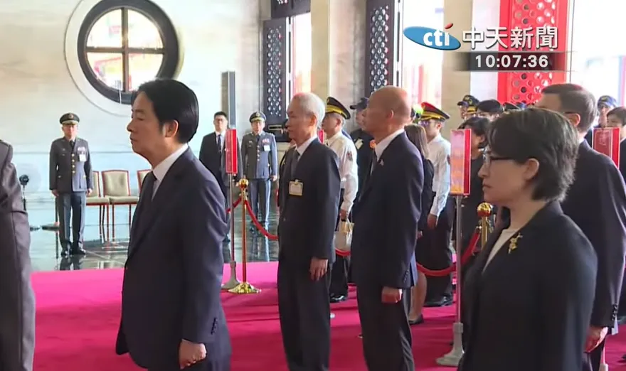 賴清德主持忠烈祠秋祭唱國歌不開口　韓國瑜唱好唱滿！