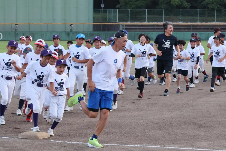只休1天就投213球！鈴木一朗驚喜現身　酷斯拉嚇一跳
