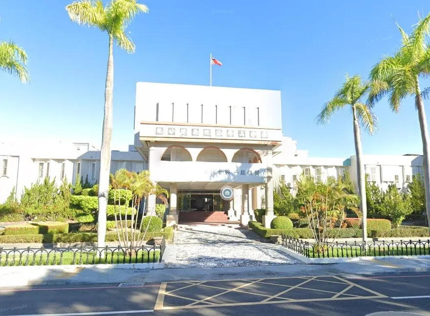 花蓮婦走路遭絆倒骨折提國賠　二審判公所賠52萬