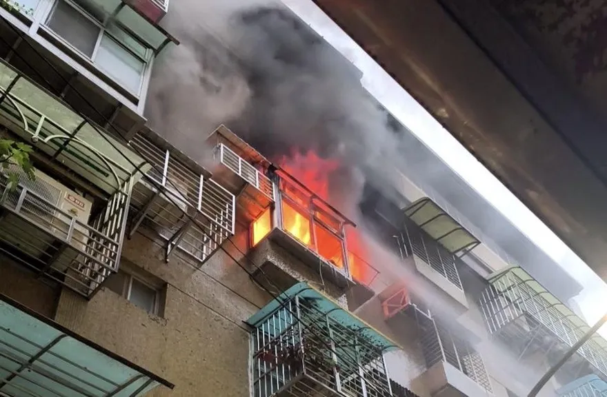 新莊公寓火警火勢猛烈　男子無呼吸心跳送醫搶救