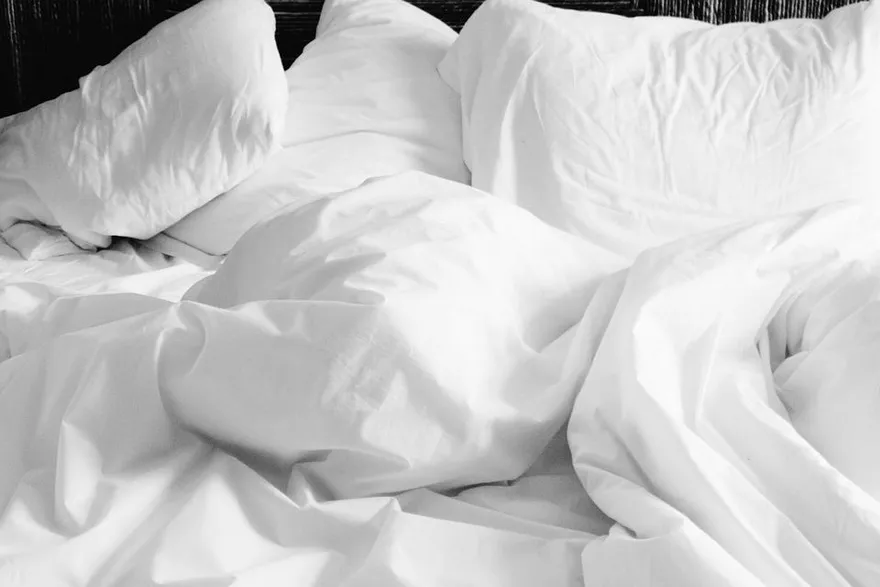 農曆七月「半夜遇鬼壓床」怎麼辦？命理師：唸6字自救