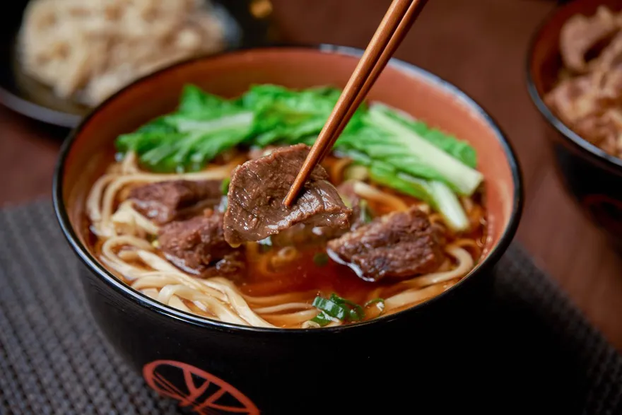入秋來吃牛肉麵！經典原汁限時109元　新牌插旗中山豪華登場