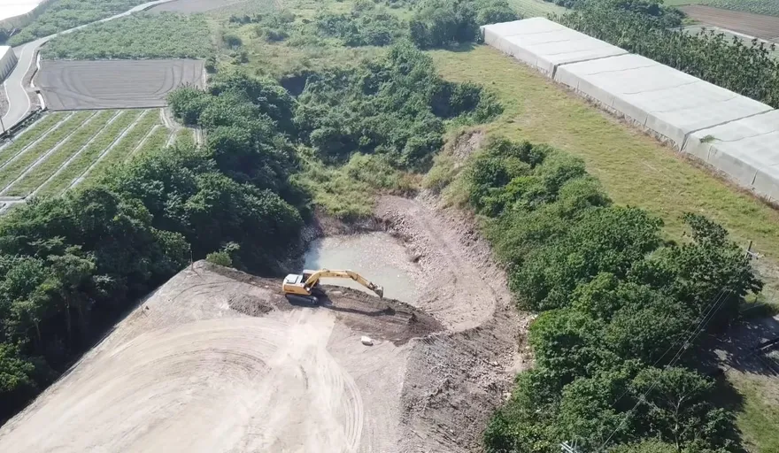 美濃大峽谷/邱議瑩不要看！空拍直擊盜採產業鏈　大好河山鏟進私人口袋