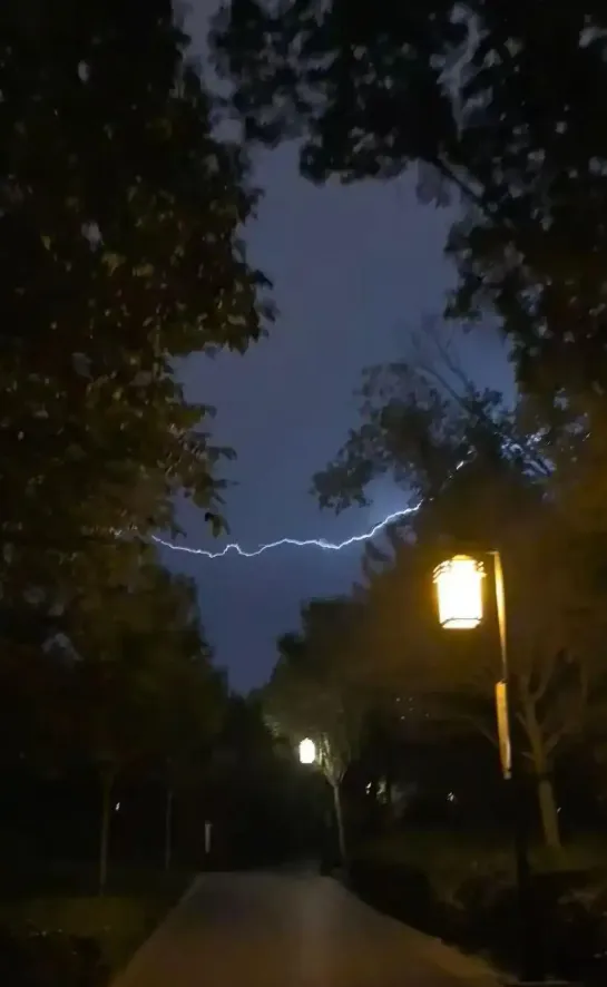 山西突發雷雨！400多人湧急診　竟是「雷暴哮喘」致呼吸困難
