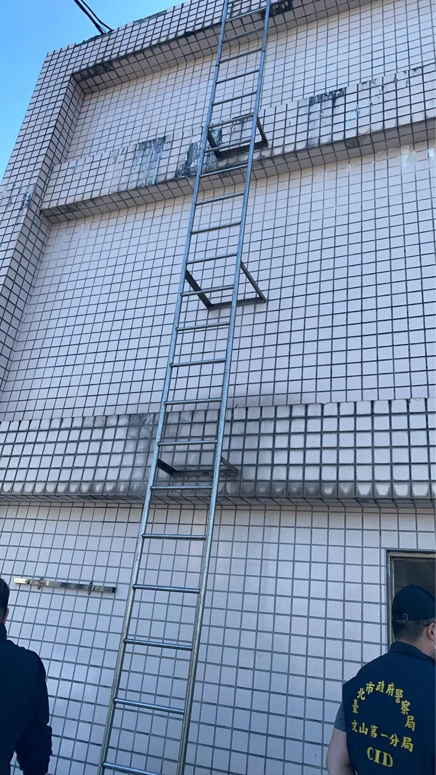 北市文山區民宅自來水飄異味　打開水塔驚見男屍