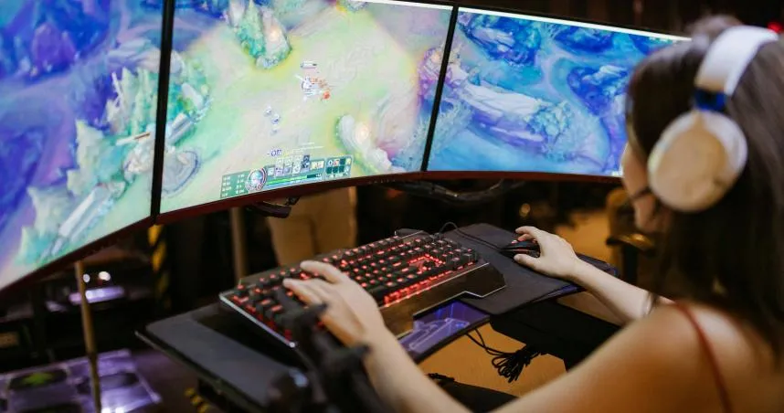 狂打電動不工作！姊姊「啃老10年」苦勸無效　網點出關鍵盲點